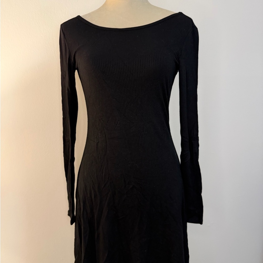 New! FOREVER 21 Classic Black Open Back Long Sleeve Dress Women’s Size S